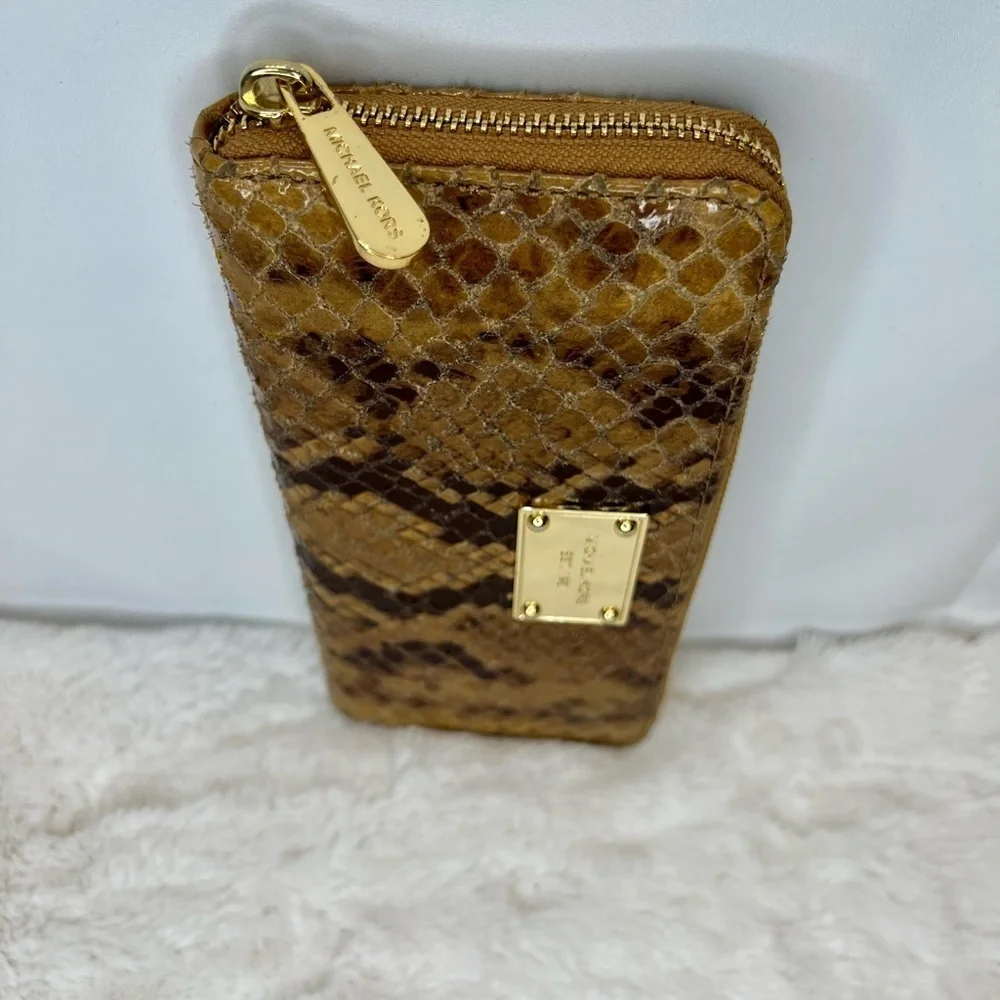 Michael Kors Snake Print Wallet - Picture 4 of 7